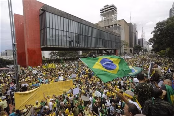 Biểu tình phản đối Tổng thống Dilma Rousseff tại Brazil. (Nguồn: AP)