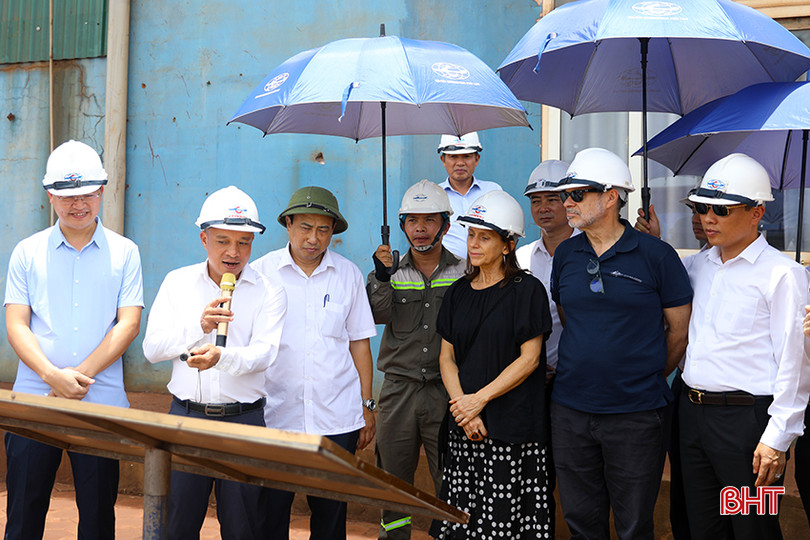 Đoàn tham quan cảng Vũng Áng AG7A7096.jpg