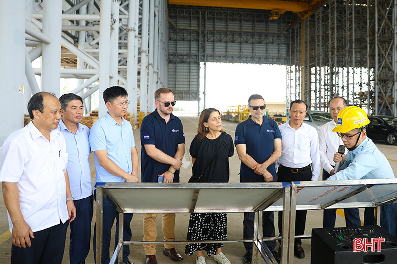 Đoàn tham quan, tìm hiểu về cảng nước sâu Sơn Dương của Formosa Hà Tĩnh. AG7A7052.jpg