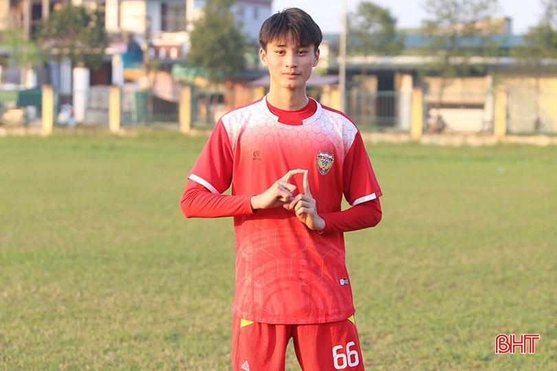 Hậu vệ Lê Quang Trường. za1.jpg