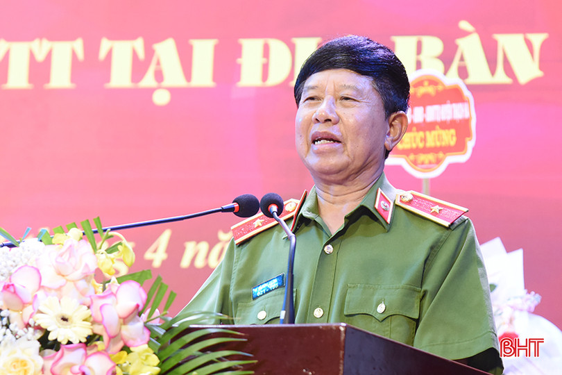 Thiếu tướng Vũ Hùng Vương - Phó Chủ tịch Thường trực Hội Cựu Công an nhân dân Việt Nam ghi nhận, đánh giá cao sự chỉ đạo của Công an tỉnh, UBND huyện Thạch Hà trong quá trình xây dựng và ra mắt mô hình. aDSC_3101 copy.jpg