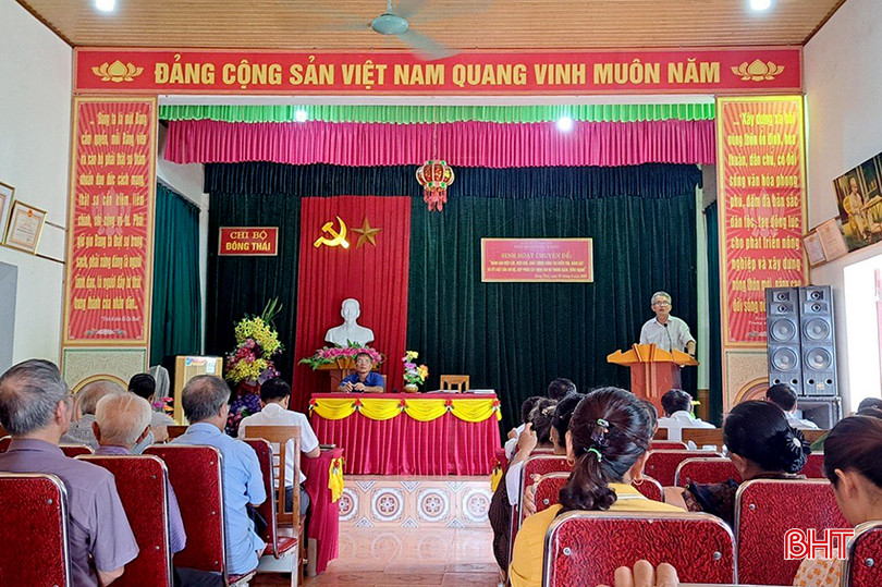 Chi bộ thôn Đông Thái (xã Tùng Ảnh - Đức Thọ) sinh hoạt chuyên đề “Tổng Bí thư Trần Phú - nhà lãnh đạo xuất sắc của Đảng và cách mạng Việt Nam”. Chi bộ thôn Đông Thái (xã Tùng Ảnh - Đức Thọ) sinh hoạt chuyên đề “Tổng Bí thư Trần Phú - nhà lãnh đạo xuất sắc của Đảng và cách mạng Việt Nam”.