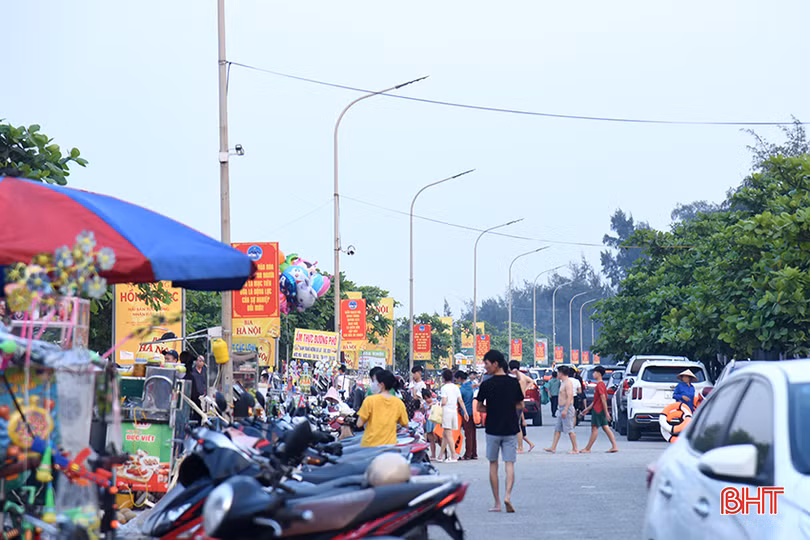 Để chuẩn bị cho kỳ nghỉ lễ, trước đó, các nhà hàng kinh doanh dịch vụ du lịch ở Thạch Hải đã chủ động xây dựng kế hoạch, sẵn sàng những điều kiện cần thiết để đảm bảo phục vụ du khách tốt nhất.