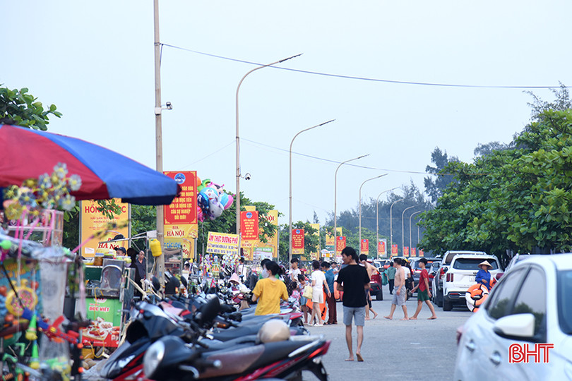 Để chuẩn bị cho kỳ nghỉ lễ, trước đó, các nhà hàng kinh doanh dịch vụ du lịch ở Thạch Hải đã chủ động xây dựng kế hoạch, sẵn sàng những điều kiện cần thiết để đảm bảo phục vụ du khách tốt nhất.