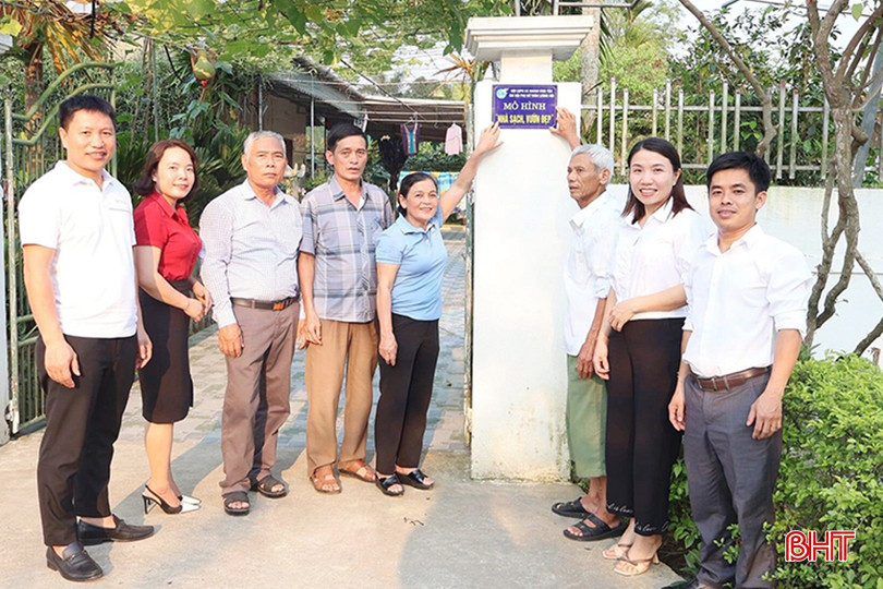 Mô hình "nhà sạch, vườn đẹp" của Hội LHPN là một trong những mô hình tiêu biểu trong học và làm theo Bác. Anh 5 copy.jpg