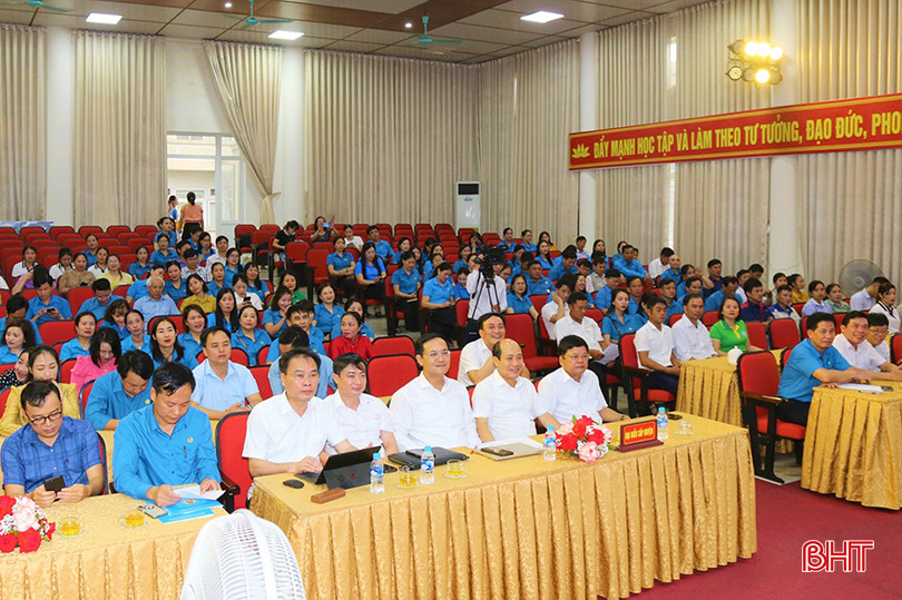 Đại biểu dự lễ phát động. sTH2.jpg