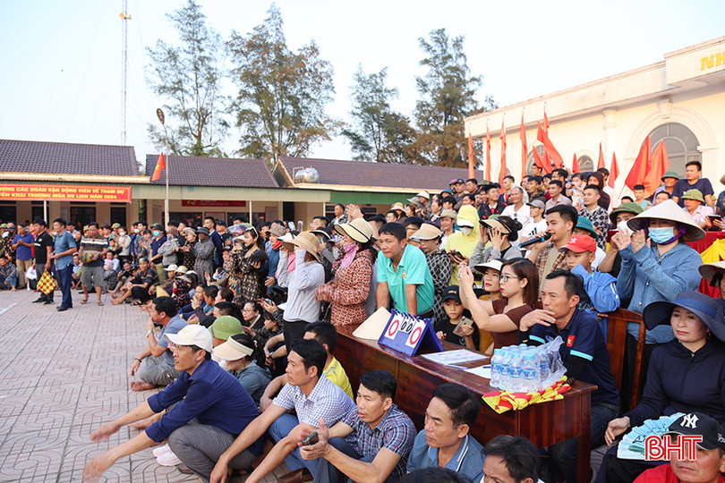 Tham gia giải, các đội đã có sự chuẩn bị kỹ lưỡng về đội hình, kỹ chiến thuật, nhiều địa phương đã bổ sung thêm “ngoại binh” về thi đấu (đảm bảo quy định của BTC) nên thu hút đông đảo khán giả đến cổ vũ.