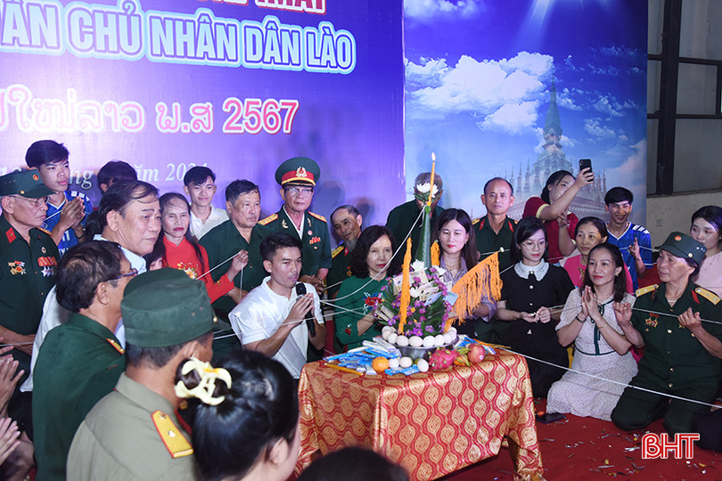 Lưu học sinh Lào tại Trường Đại học Hà Tĩnh tổ chức lễ tế dịp Tết Bunpimay. aDSC_3622 copy.jpg