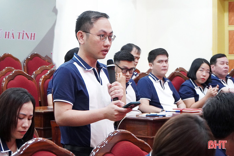 Học viên lớp cao cấp bày tỏ vui mừng trước những nỗ lực trong xây dựng NTM của cấp ủy đảng, chính quyền và người dân Hà Tĩnh. aaa111.jpg