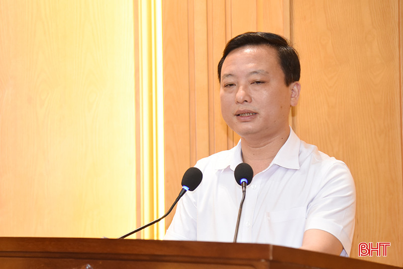 Giám đốc Sở TT&TT Đậu Tùng Lâm báo cáo hoạt động báo chí quý I/2024. aDSC_3294 copy.jpg