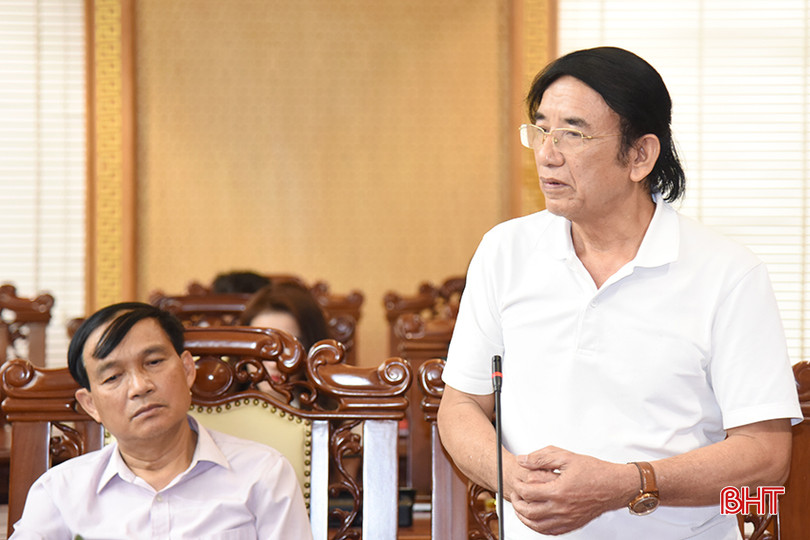 Nhà báo Nguyễn Anh Bình - Trưởng văn phòng đại diện Tạp chí Doanh nghiệp và Trang trại Việt Nam phát biểu tại họp báo. aDSC_3302 copy.jpg
