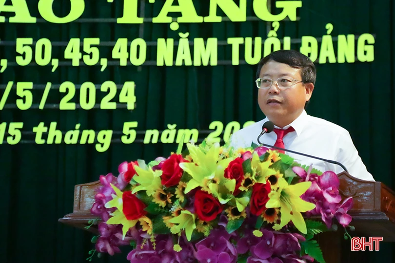 Bí thư Thành ủy Dương Tất Thắng phát biểu tại buổi lễ.