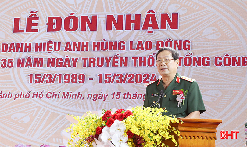 Thượng tướng Lê Huy Vịnh, Thứ trưởng Bộ Quốc phòng phát biểu chúc mừng Tổng Công ty Tân Cảng Sài Gòn 8.jpg