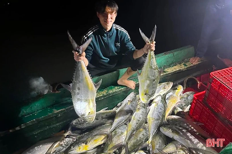 Ngư dân ở xã Kỳ Ninh trúng hơn 1 tấn cá bè vào ngày 4/3.