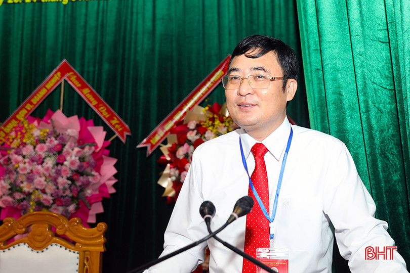 Ông Nguyễn Văn Hảo Chủ tịch Ủy ban MTTQ thị xã Kỳ Anh nhiệm kỳ 2019-2024 trình bày báo cáo chính trị. AG7A5238.jpg