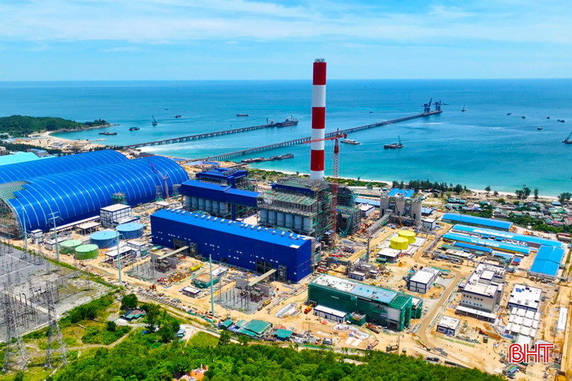 Toàn cảnh công trường Nhà máy Nhiệt điện Vũng Áng 2. Still0601_00002 (1)