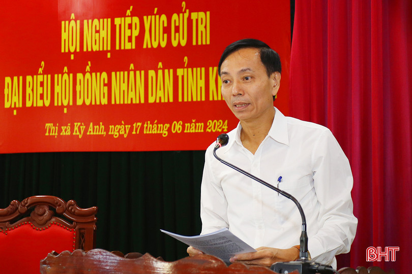 Trưởng ban Quản lý Khu kinh tế tỉnh Lê Trung Phước thay mặt tổ đại biểu trình bày báo cáo tại hội nghị. aIMG_6590.jpg