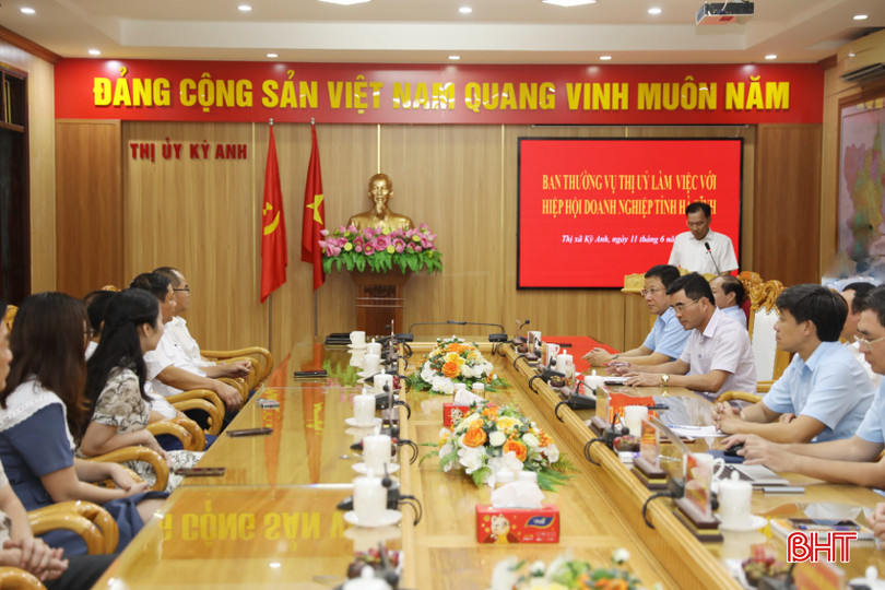 Toàn cảnh buổi làm việc. AG7A4298.jpeg