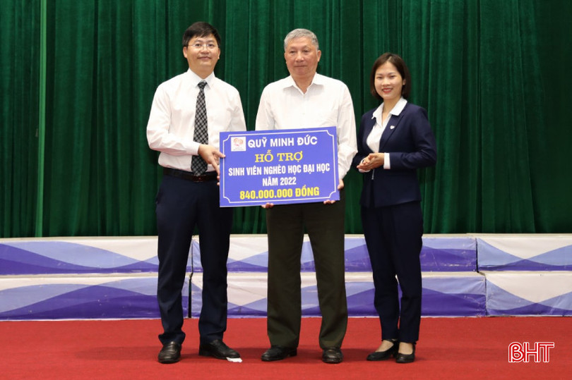 Quỹ Minh Đức (Formosa Hà Tĩnh) trao hỗ trợ học bổng cho sinh viên nghèo trên địa bàn thị xã Kỳ Anh học đại học (năm học 2022-2023). ảnh 9-2.jpeg