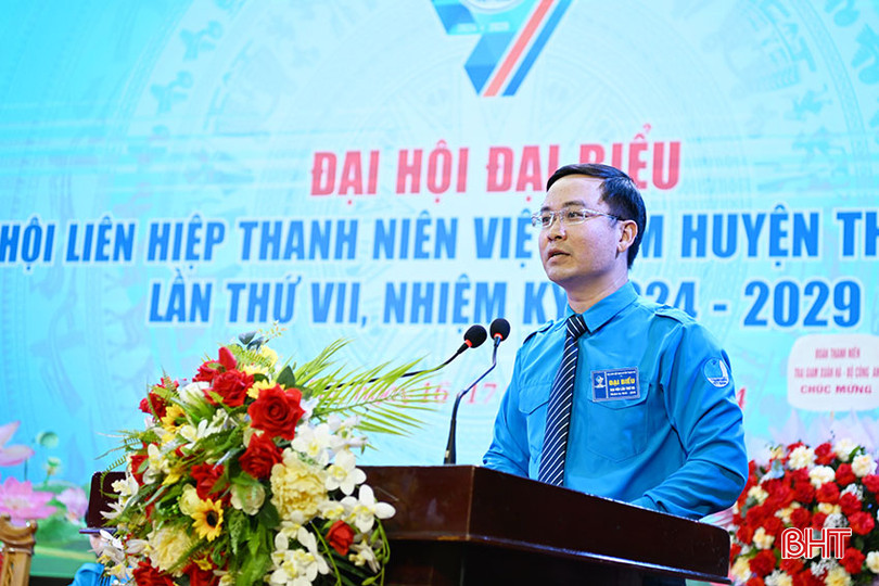 Phó Bí thư Tỉnh đoàn - Chủ tịch Hội LHTN Việt Nam tỉnh Nguyễn Hoài Nam phát biểu chúc mừng đại hội. DSCs_4952.jpg