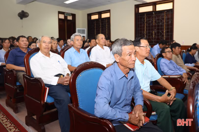 Đội ngũ hòa giải viên tại TX Kỳ Anh tham dự hội nghị tập huấn do Sở Tư pháp phối hợp với UBND thị xã tổ chức.