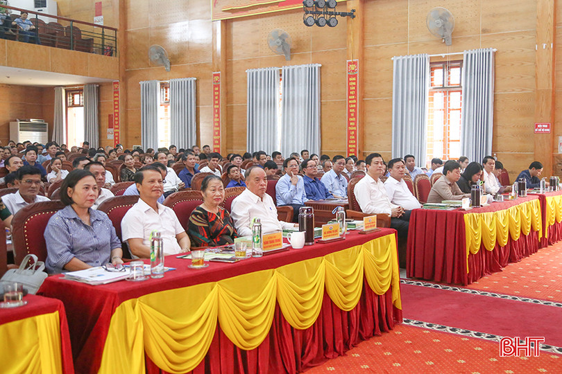 Các đại biểu dự buổi tọa đàm ở huyện Đức Thọ. IMG_6973.jpg