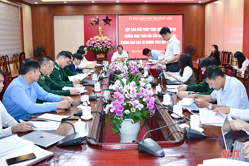 TX Kỳ Anh đã phối hợp với Chi cục Thủy sản và các đơn vị liên quan tổ chức cuộc họp bàn các giải pháp thực hiện nhiệm vụ chống khai thác IUU. DSC_1024.jpg
