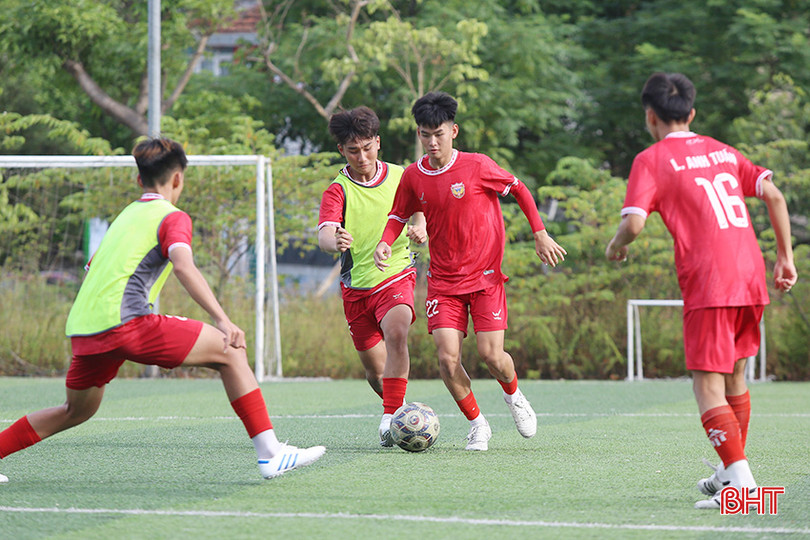 U17 Hồng Lĩnh Hà Tĩnh đối diện khó khăn về lực lượng khi nhiều trụ cột chấn thương. a2.jpg