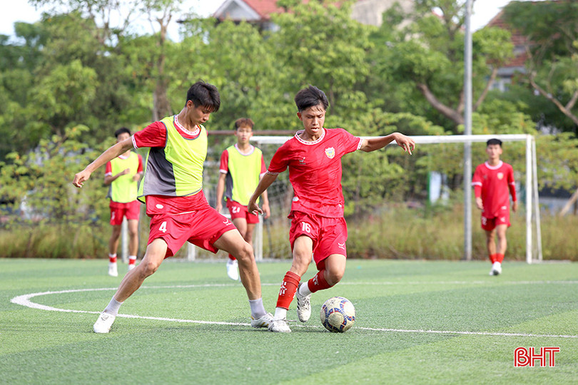 U17 Hồng Lĩnh Hà Tĩnh tích cực tập luyện cho vòng chung kết U17 quốc gia. a1.jpg