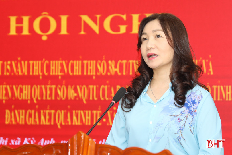 Phó Trưởng ban Thường trực Ban Dân vận Tỉnh uỷ Nguyễn Thị Mai Thuỷ phát biểu tại hội nghị. AG7A1354.jpeg