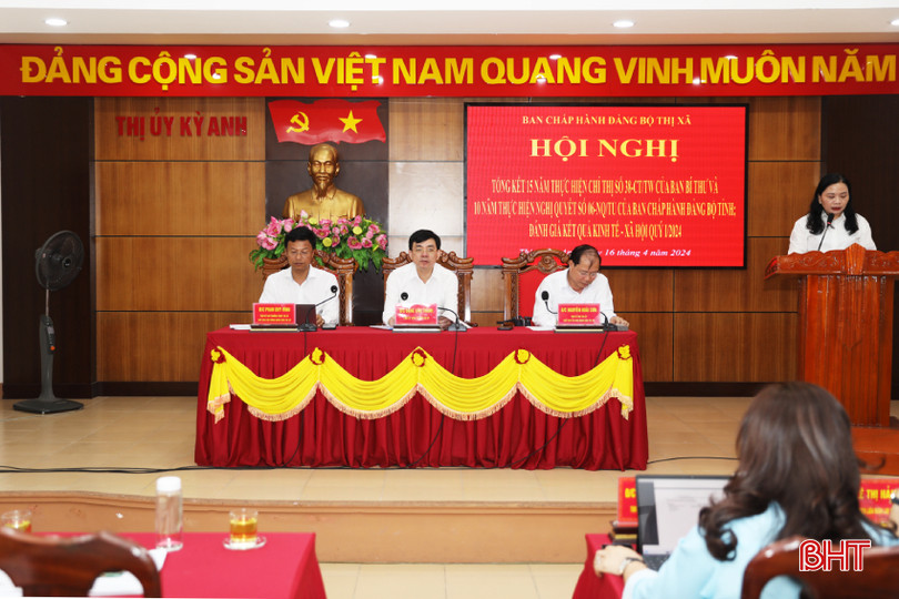 Chủ trì hội nghị. AG7A1353.jpeg