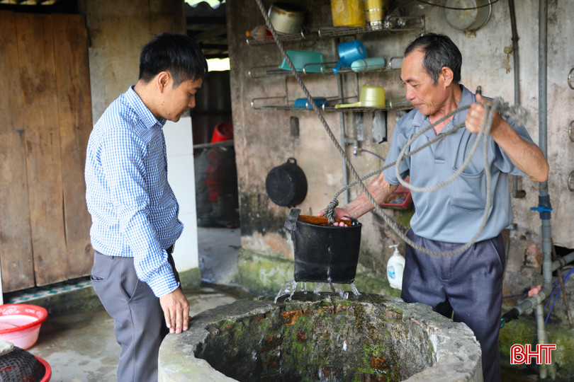 Một số vùng nông thôn hiện đang sử dụng nguồn nước sinh hoạt chưa đảm bảo Một số vùng nông thôn hiện đang sử dụng nguồn nước sinh hoạt chưa đảm bảo