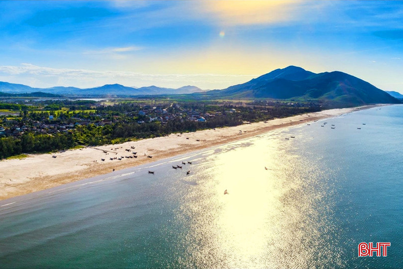 Toàn cảnh biển Kỳ Ninh từ trên cao. biển kỳ ninh.jpeg