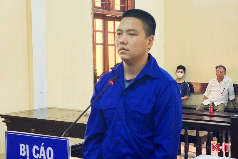 Đối tượng Lê Khánh Thành tại phiên xét xử. bị cáo.jpeg