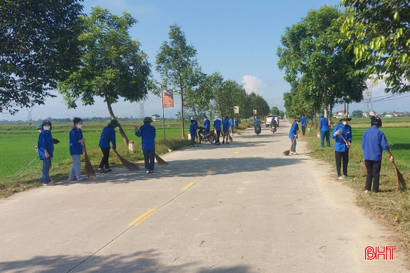 Các đoàn thể, người dân xã Yên Hồ luôn tích cực cùng địa phương nâng cao chất lượng các tiêu chí NTM kiểu mẫu. z5465134509946_8f871e916ae01e3340be6a76e4961030.jpg