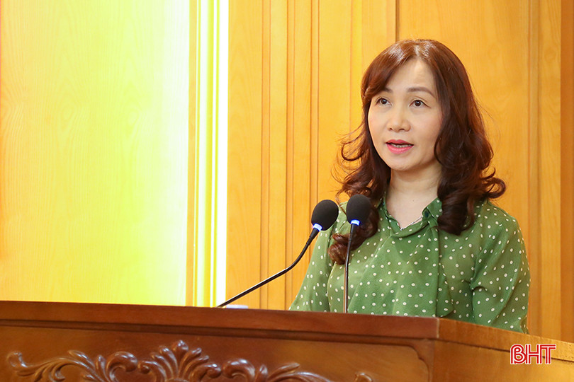 Phó Trưởng ban Thường trực Ban Dân vận Tỉnh ủy Nguyễn Thị Mai Thủy báo cáo công tác dân vận 6 tháng đầu năm 2024. IMG_1163.jpg