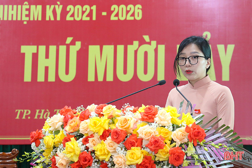 Đại biểu tham gia thảo luận tại kỳ họp. IMG_7474.jpg