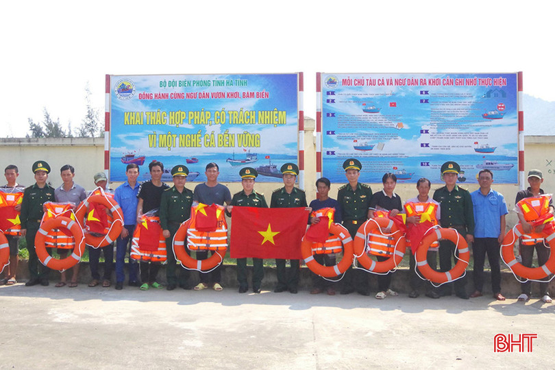 Hà Tĩnh tăng cường tuyên truyền cho ngư dân về chống khai thác IUU. z5612591745849_30b3db8876292afbd65ea5c616da6d0e.jpg
