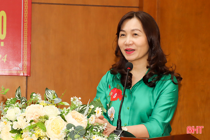 Phó Trưởng ban Dân vận Tỉnh ủy Nguyễn Thị Mai Thủy phát biểu tại buổi làm việc. 7.jpg