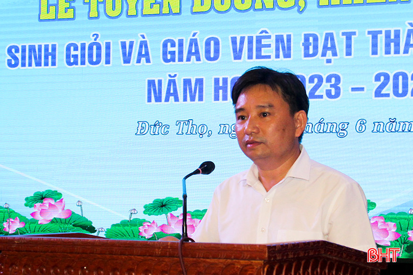 Phó Chủ tịch UBND huyện Hoàng Xuân Hùng phát biểu tại buổi lễ. 3.jpg