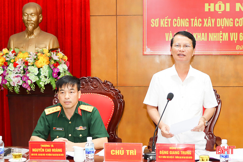 Đồng chí Đặng Giang Trung - Phó Bí thư Thường trực Huyện ủy, Trưởng ban Chỉ đạo xây dựng cơ sở phát biểu chỉ đạo tại hội nghị. 3.jpg
