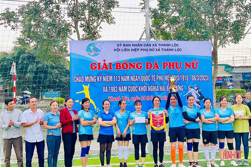 Đam mê thể thao đã giúp các thành viên trong gia đình chị Hòa giành nhiều danh hiệu tại các giải phong trào ở địa phương. awwww.jpg