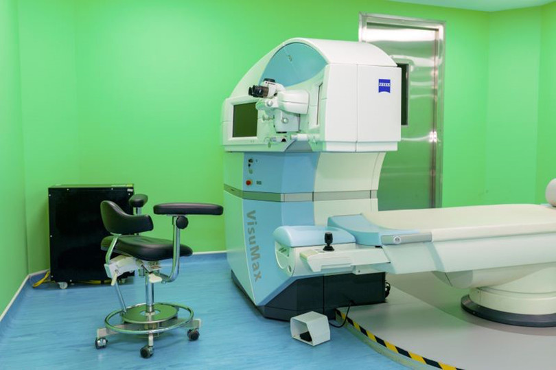 Máy phẫu thuật Visuamax 500 hiện đại trong phẫu thuật ReLEx Smile phẫu thuật 4.jpg