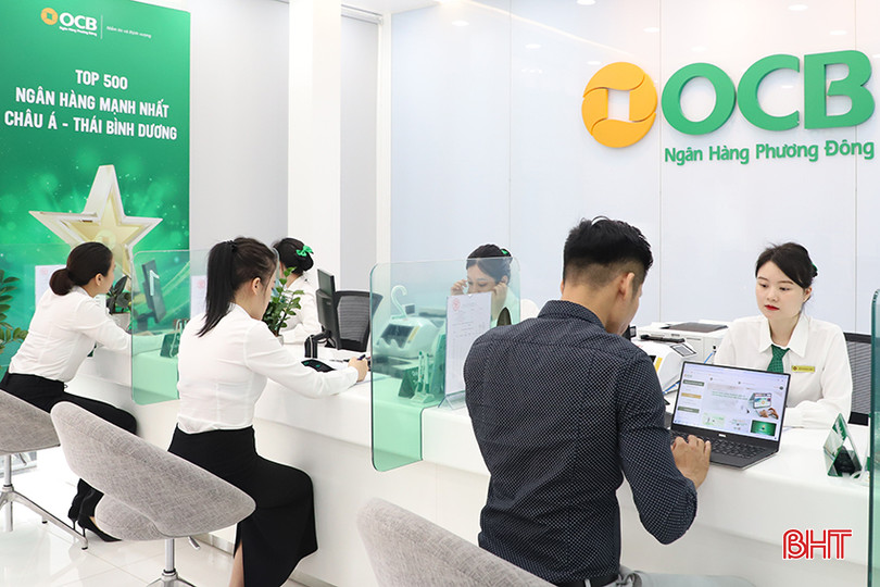 Khách hàng đến giao dịch tại OCB Hà Tĩnh. 095.jpg