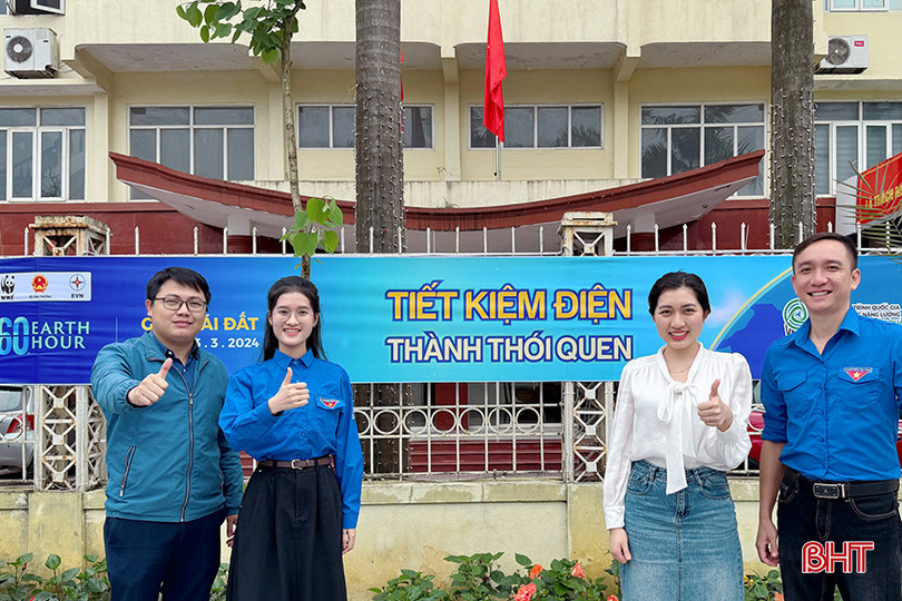 Hà Tĩnh đang đẩy mạnh tuyên truyền cán bộ, người lao động tại các cơ quan, đơn vị và toàn thể Nhân dân tham gia chiến dịch Giờ Trái đất. 092.jpg