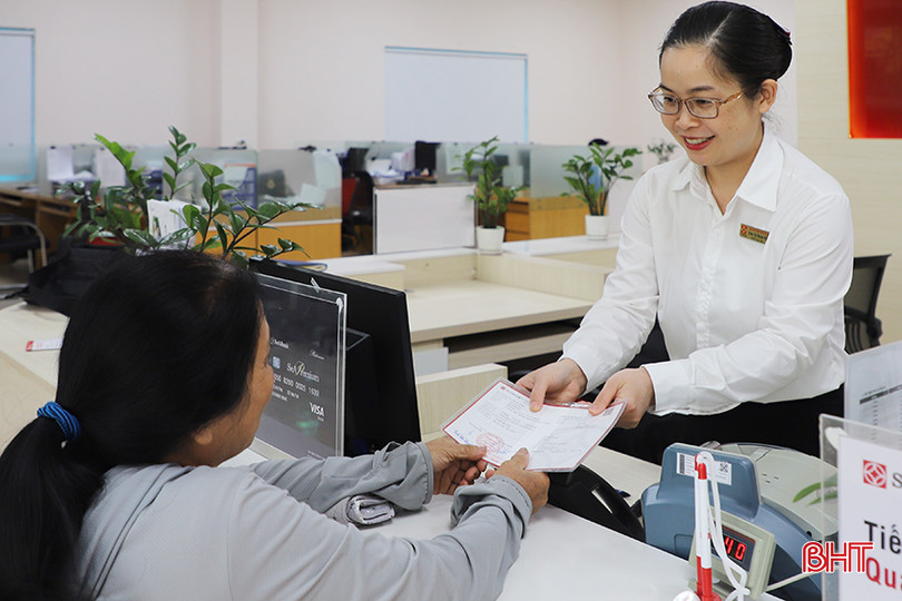 Hoạt động giao dịch tại SeABank Hà Tĩnh. 093.jpg