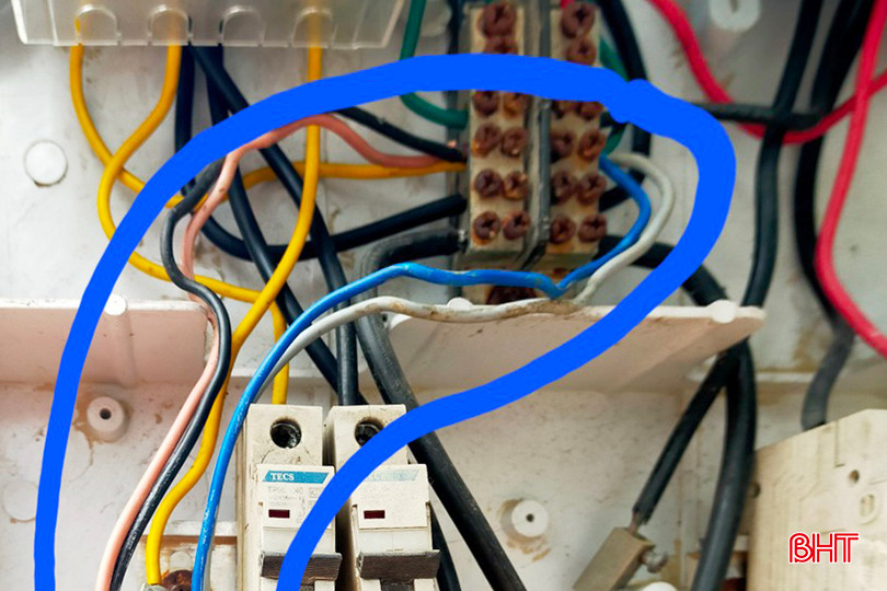 Từ đầu năm lại nay, ngành chuyên môn phát hiện và xử lý 11 vụ "ăn cắp" điện 07.jpg