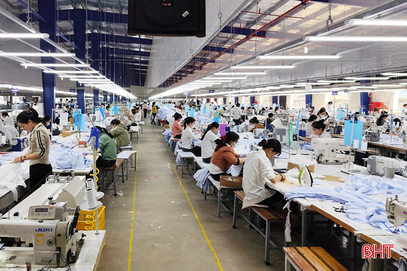 Những tháng đầu năm, các doanh nghiệp may mặc ở Hà Tĩnh đón tín hiệu vui. 300.jpg