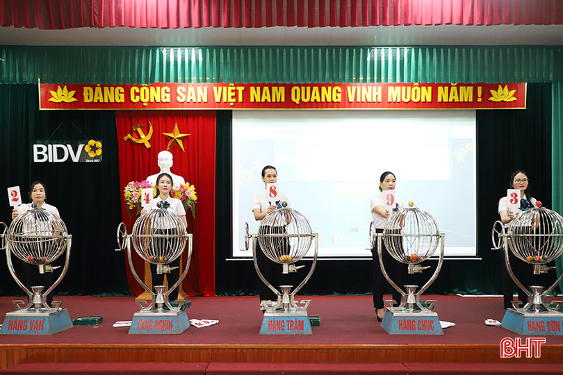 Lễ quay số mở thưởng được BIDV Chi nhánh Hà Tĩnh tổ chức công khai, minh bạch. 81.JPG