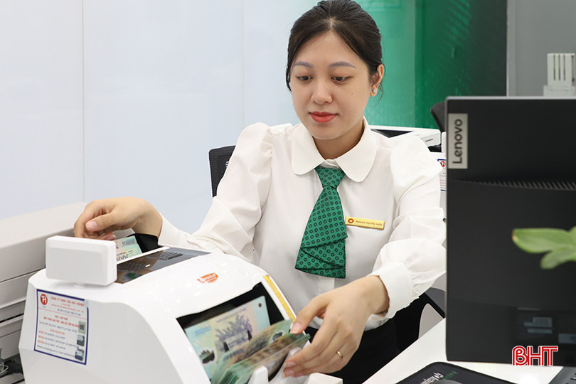 OCB Hà Tĩnh đang niêm yết mức lãi suất huy động vốn cạnh tranh trên thị trường. IMG_1289.JPG